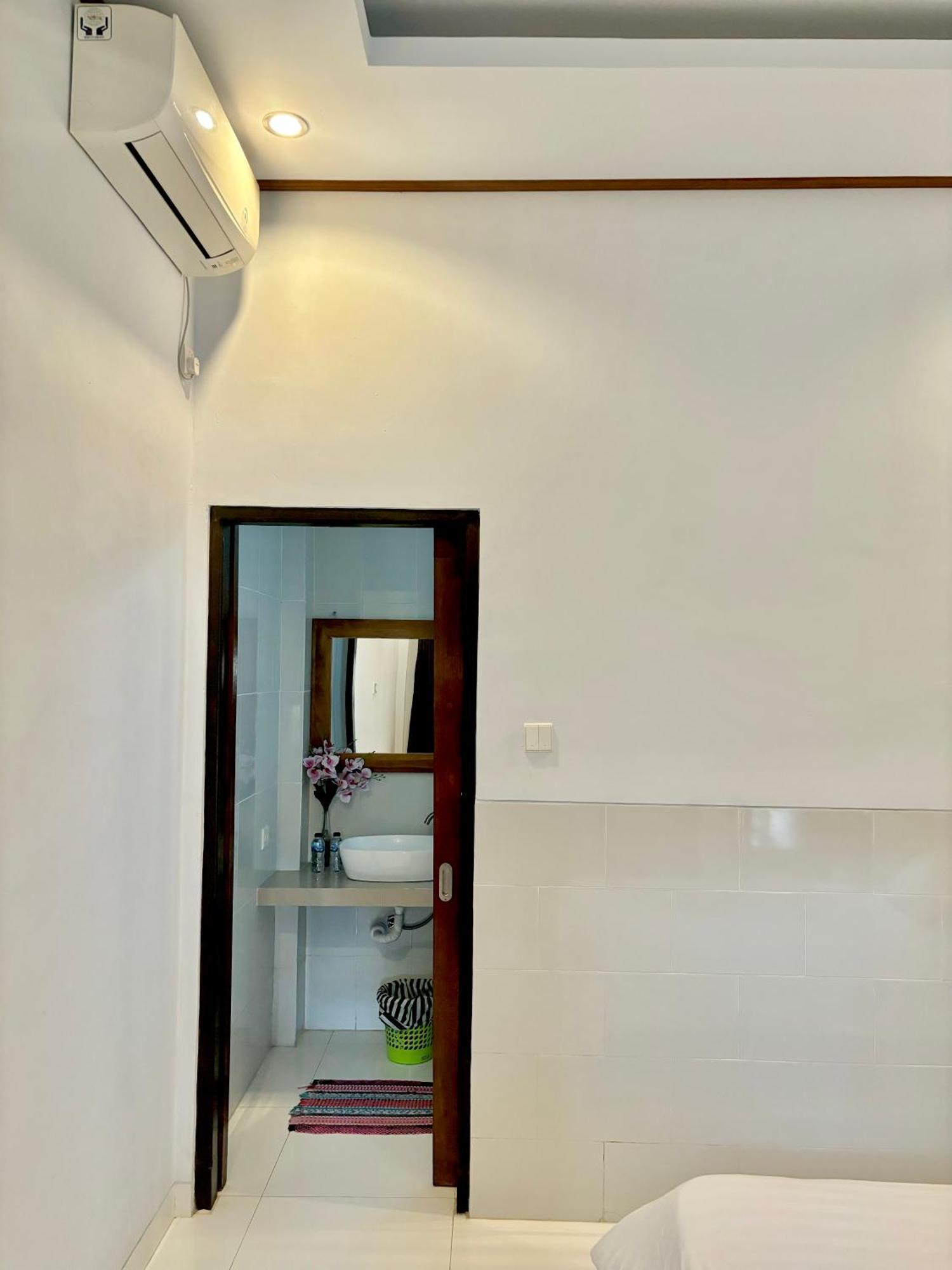 The Lima Home Stay In Canggu Zewnętrze zdjęcie